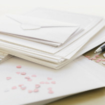 papiers lettre, cartes visite, supports postaux de marketing direct